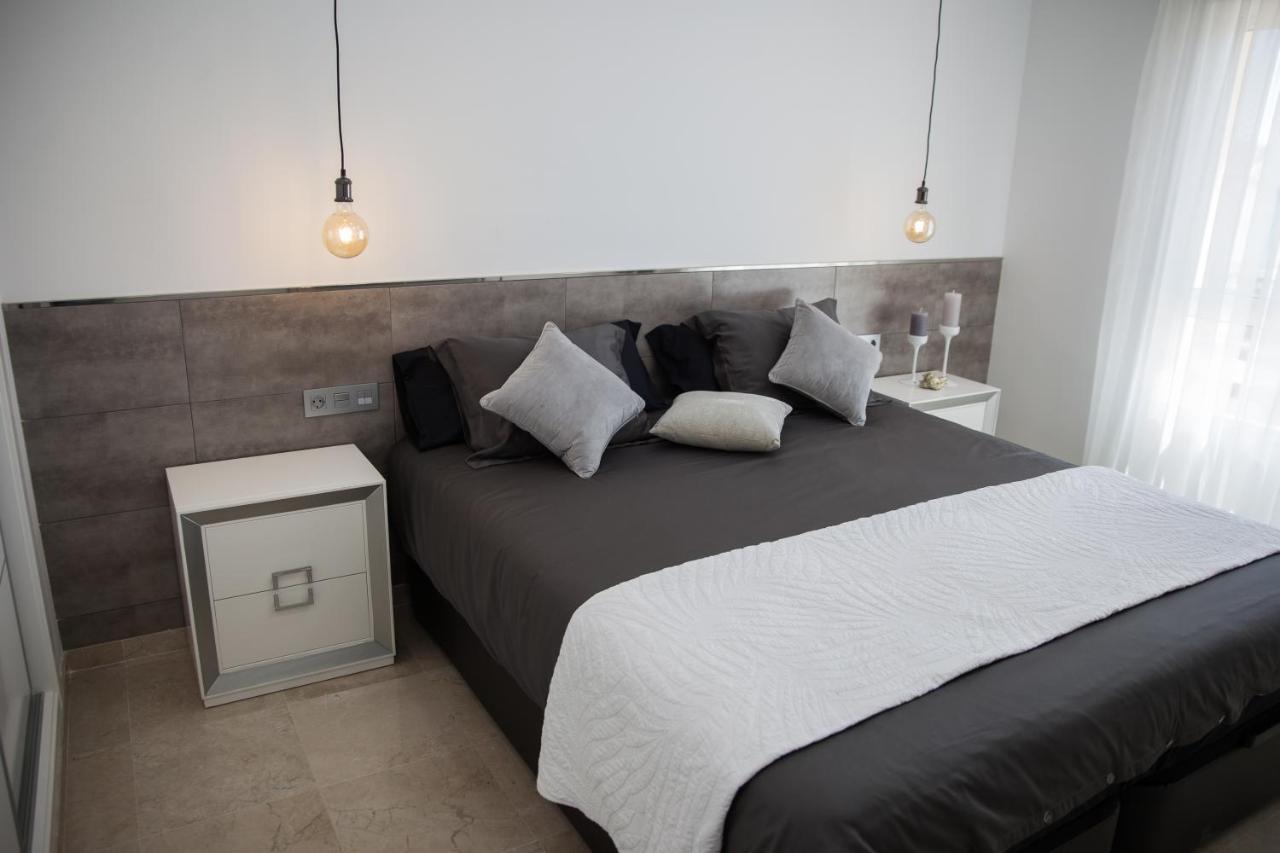Spacious 200 Sq.M. Penthouse With Sea View Terraces Τορρεμολίνος Εξωτερικό φωτογραφία