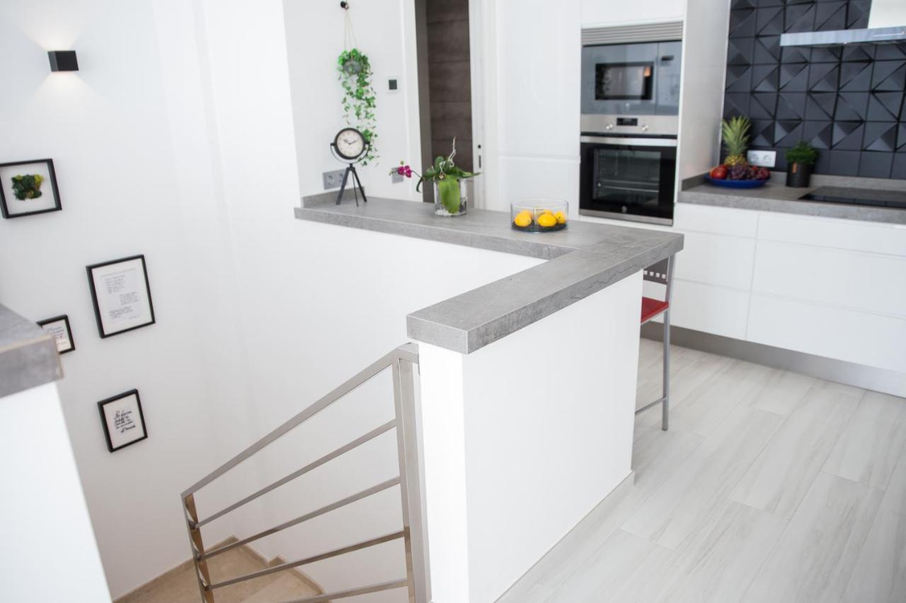 Spacious 200 Sq.M. Penthouse With Sea View Terraces Τορρεμολίνος Εξωτερικό φωτογραφία