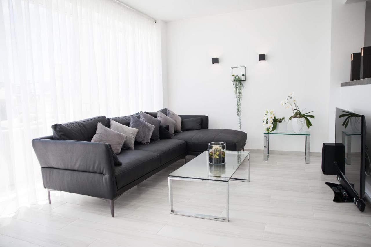 Spacious 200 Sq.M. Penthouse With Sea View Terraces Τορρεμολίνος Εξωτερικό φωτογραφία