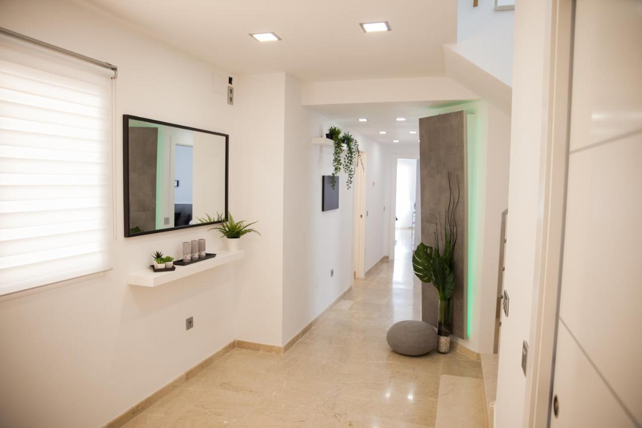 Spacious 200 Sq.M. Penthouse With Sea View Terraces Τορρεμολίνος Εξωτερικό φωτογραφία