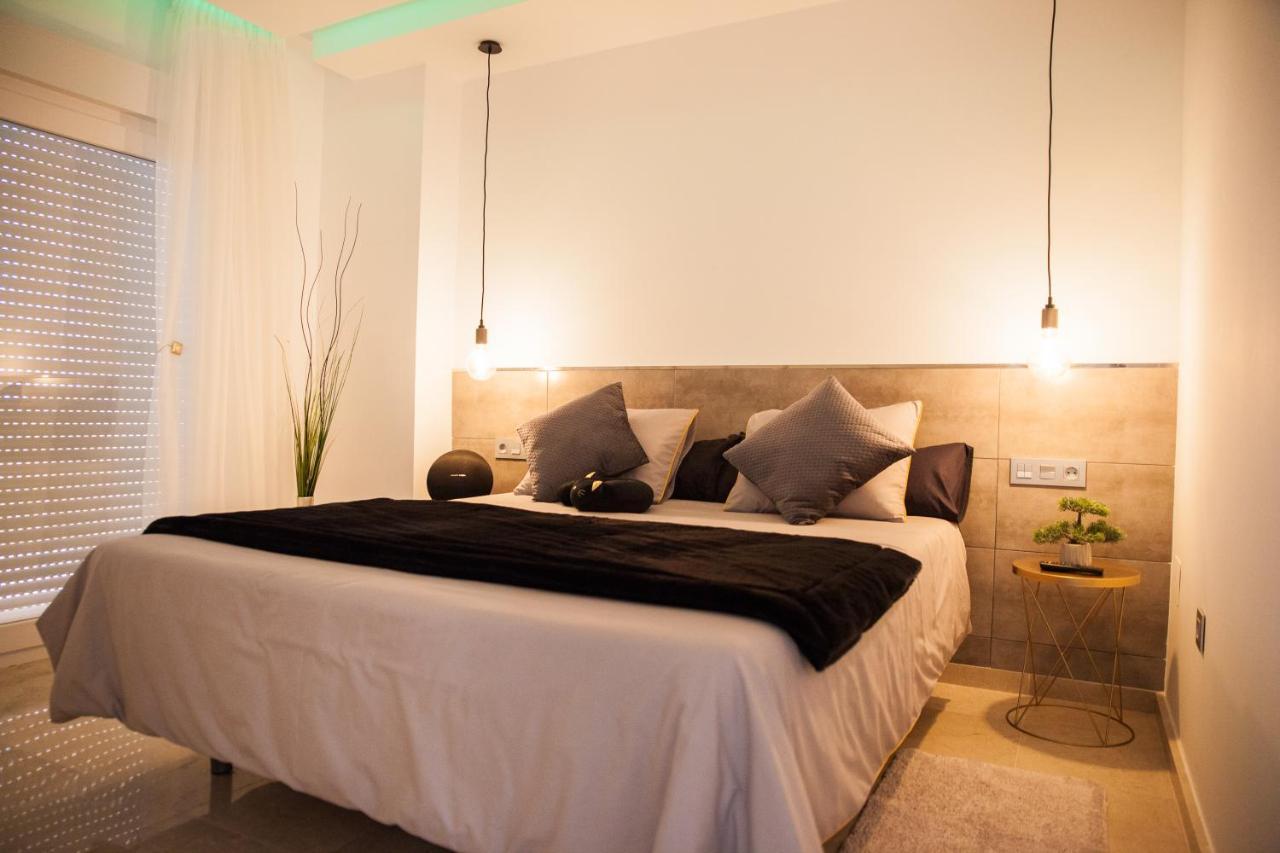 Spacious 200 Sq.M. Penthouse With Sea View Terraces Τορρεμολίνος Εξωτερικό φωτογραφία